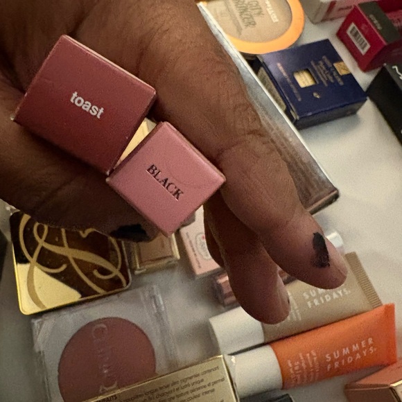 Makeup/ Beauty Product Bundle - Picture 14 of 16